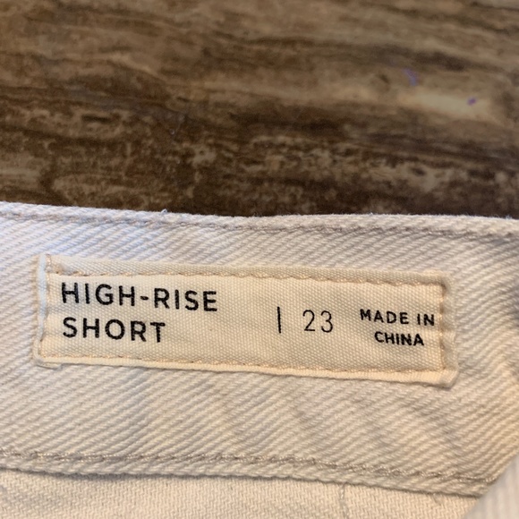BULLHEAD DENIM CO. HIGH RISE SHORT SZ (1) 23”W - Picture 4 of 8